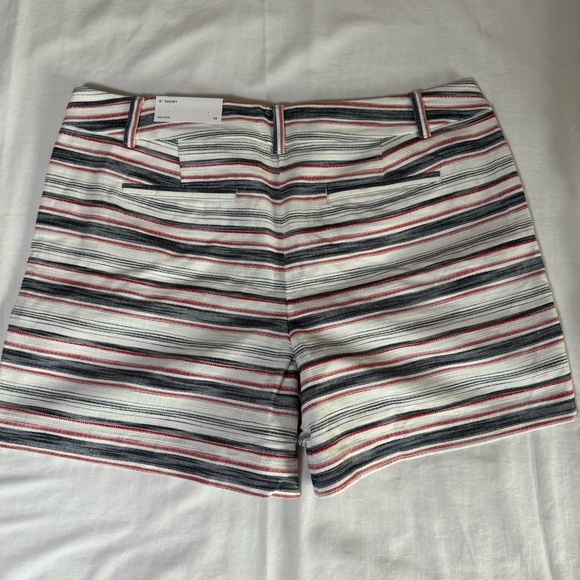 NWT Ann Taylor Loft Outlet Short Sz 14 Blue/WhiteTextured Tab Button Flat Front - Picture 5 of 5